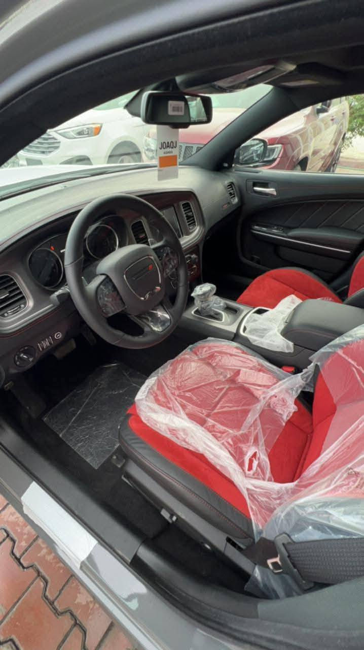 جارجر سكات باك (خليجي وكاله هارلم)
*Dodge Charger (Scat Pack)
الموديل : (2023 لاست كول)
المحرك : SRT . V8 . 6.4L .
العداد : (5000الف فقط زيروو ).
الرقم : بغداد
اللون :اسمنتي
المواصفات فول (1/1) (رادار امامي)
مكاني بغداد/هاتف(***********)
