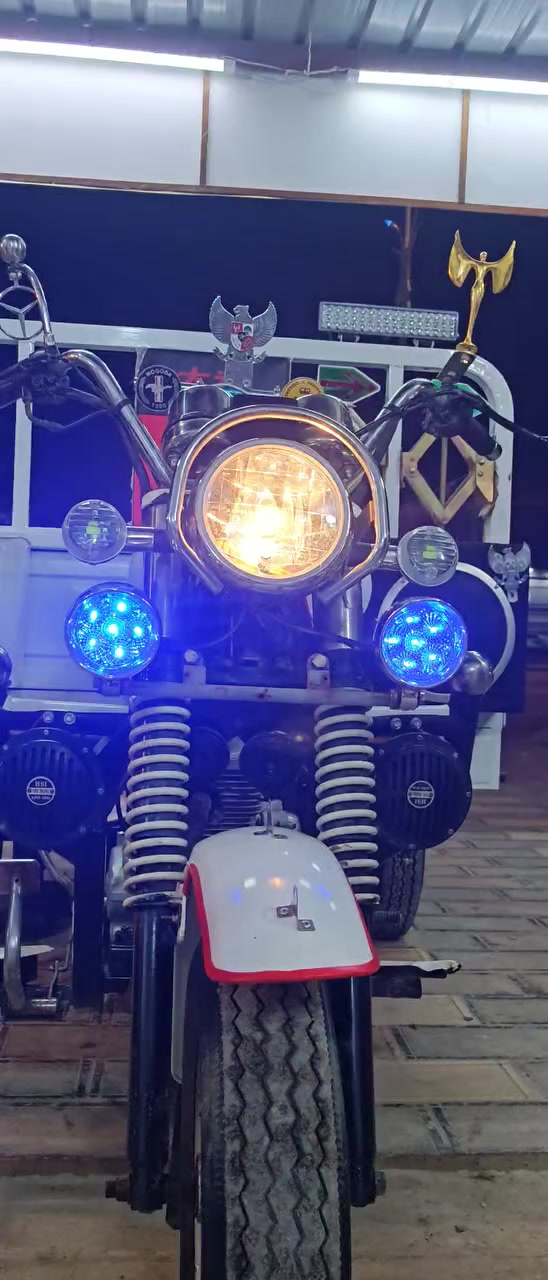 سلام عليكم ستوته موديل 22رقم وسنويه 
ستوته نضيفه بعدهي على لبلاد مانقصه برغي 
مكينه توني شاده ماصارله سبوع مكاني شطره 
*********** المريضه طلع كبل سعره 3وبيه مجال
