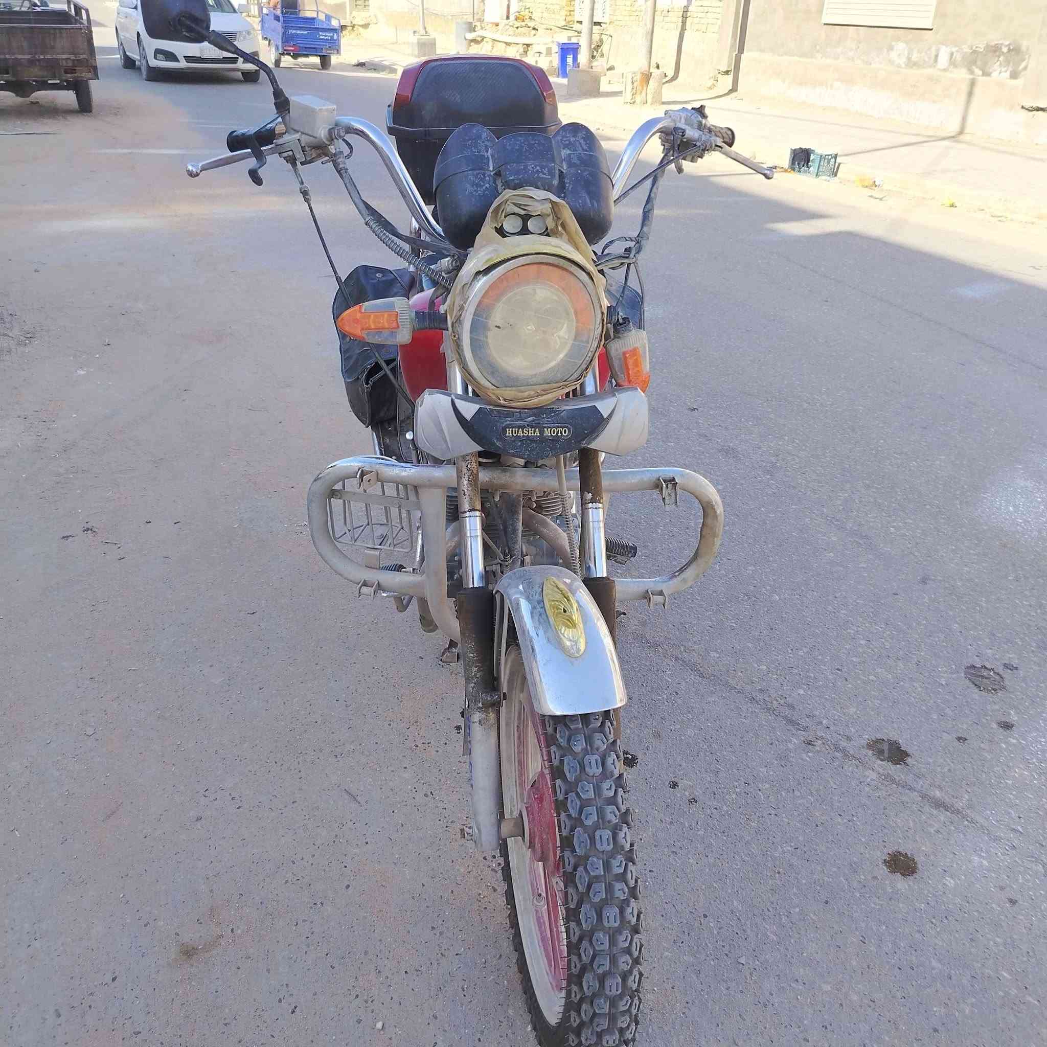 السلام عليكم
جونده موديل ٢٣ كفاله محرك وشاصي
رقم قادسيه راعيها موظف تاركها 
مكاني ديوانيه سعر واحد ٣٠٠ 
وبيها مجال لشراي 
***********
