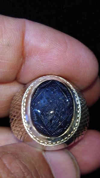 عقيق يماني طبيعي صياغة يدوي ثقيلة خط يدوي عباس ضابطي السعر 65الف العنوان بغداد زعفرانية فضه 925الهاتف *********** بغداد
