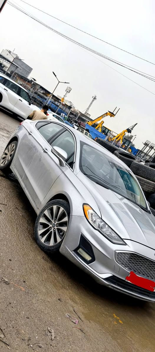 فۆرد فیوشن ٢٠٢٠ فول فول مواسفات تیتانیوم گیر و مەکینە و کارەبایت بەشەرتە نەکرایتەو ٥ پارجە و نیوی بۆیاخە بێ داخلی پشت و پێش کەپسە ١٣٠٠ هەزار غرامەی هەیە دەگەرێتەوە پاش ماحمەلە نرخی ١١٠ و مەجال  *********** أربيل, العراق
