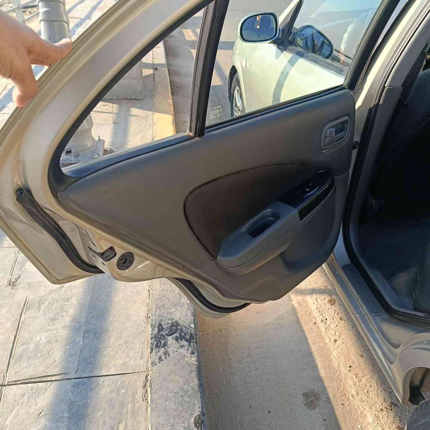 السلام عليكم نيسان سني للبيع
2009رقم بغداد بأسمي كير محرك صدر تبريد بحاله جيده سياره بيها قطع صبغ ابيع عام شواصي لغود كفاله الشراي يتصل ***********
