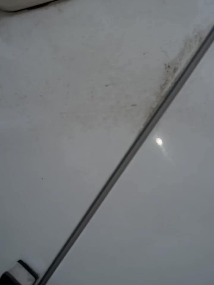 السعر 145 قفل ، بيها شخط على طول جهة السايق نتيجة تخريب اطفال وليس حادث، وتكحيل بالمدگر الامامي بسيط جداً وماينشاف بالواقع . كلشي موضح بالصور

السيارة اقساط - انطيك بيها وكالة

عنواني -بصرة- قبلة
رقمي ***********

كورلا 2024  شكل الخليجي محرك 1800 هايبرد HEV  

 ماشي35الف

❇️محرك 1800 هايبرد شحن ذاتي 

❇️بصمه + دخول ذكي 

❇️هاندر بريك بصمه + اوتو هولد 

❇️سلايت 

❇️رادار امامي 

❇️سياقه اليه 

❇️تبريد قطعتين 

❇️تبريد بيانو شاشه 

❇️شاشه ابل كار بلي + كامره خلفيه دواره 

❇️مانع نزلاق + مود درايف +  ايفو مود 

❇️6  ايرباك

❇️ويل حجم 16   

❇️حساس لايت كامل اوتو عالي ناصي اوتو + حساس ظغط اطار 

❇️تحكم سترين كامل فول 

❇️لايت زينون + لد صباحي + اشاره لد  

فقط هاي الملاحضات الي بالصور، بالواقع مامبينه 

السيارةعليها اقساط انطيك وكالة بالسيارة ركز بالمنشور قبل لا تراسلني
