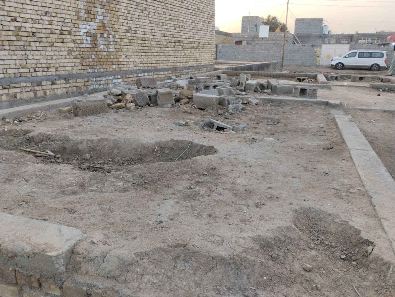 بسم الله الرحمن الرحيم 
بتلو رباط زراعي للبيع 
صوب بني ركاب
طريق المشايه
يبعد عن الشارع 30متر
المساحة 250
السعر وباقي التفاصيل يم صاحب البتلو
هذا رقمه ***********
او مراسلة الصفحة 
#هادي_الحجيمي
