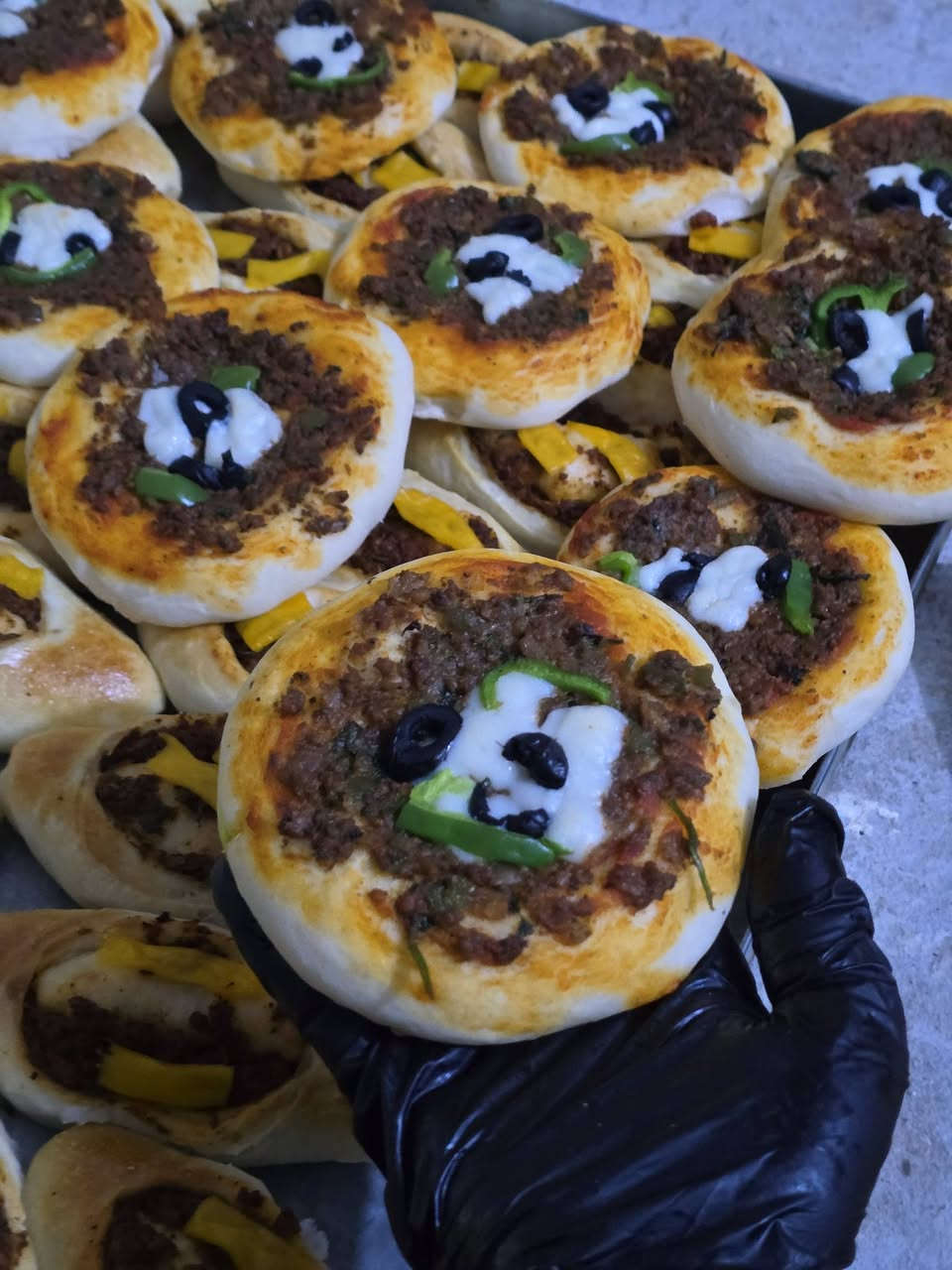 فطائر بالجبن
مني بيزا 
لحم بعجين
بالطحين الابيض وبالاسمر
يفوتكم حار ويخبل ❤❤


**إذا كنت صاحب هذا الإعلان وتريد حذفه لأي سبب، رجاءا أرسل رسالة إلى الدعم الفني**