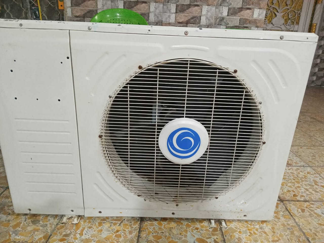 سلام عليكم
سبلت 2طن نوع يونونير مصري أصلي كامل الكمبريسر قرص الشركه روتري للبيع اي استفسار مراسله الصفحه او الأتصال 
***********
