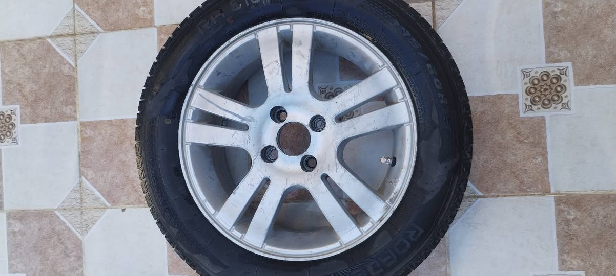 السلام عليكم
ويل كب حجم 15 تك واحد فقط  كامل تاير وبلنص 
يرهم ريو اكسنت 
السعر 30 متوفر توصيل


**إذا كنت صاحب هذا الإعلان وتريد حذفه لأي سبب، رجاءا أرسل رسالة إلى الدعم الفني**