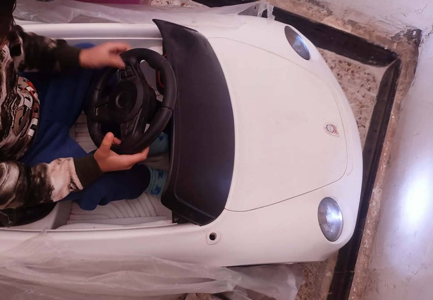 السلام عليكم
سياره مال اطفال حلوه وشغاله كلشي ما بيه


**إذا كنت صاحب هذا الإعلان وتريد حذفه لأي سبب، رجاءا أرسل رسالة إلى الدعم الفني**