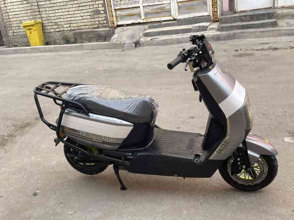 السلام عليكم دراجة شحن 2025 
6 بطاريات جدد 
نضام بارك 
نضام R 
بصمه تشغيل عن بعد 
انذار سرقه 
دبل اشاره 
السعر 430  وبيها مجال 
العنوان بغداد بلديات  
الرقم ***********
