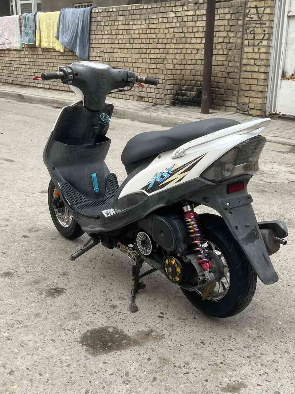 سلام عليكم دراجه ماكس للبيع الدراجه بيها هواي تزويدات صدر اصلي ورباط اصلي وكلجات اصليه دراجه مكينه بلادي ممفتوحه العنوان بغداد العبيدي السعر 750بيها مجال بسيط رقم ***********
