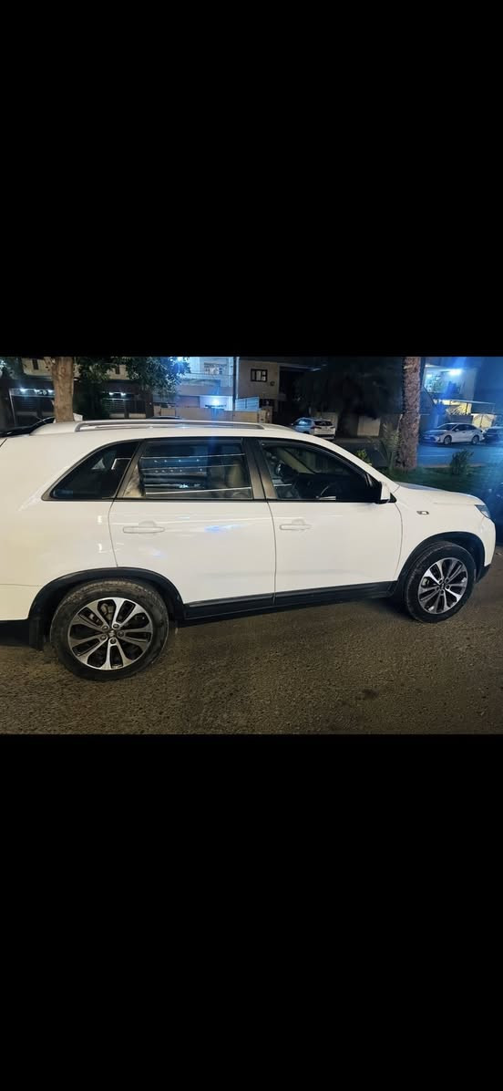 السلام عليكم سورنتوو ١٤ خليجي بيه قطعتين صبغ اثر بطش للبيع مكينه ٢٤٠٠     دوش.    ٧ راكبب١٤٠  بيه مجال 
***********
