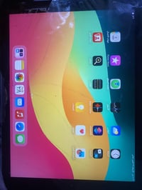 ايباد ٦ • ١٢٨ • لمس شغال