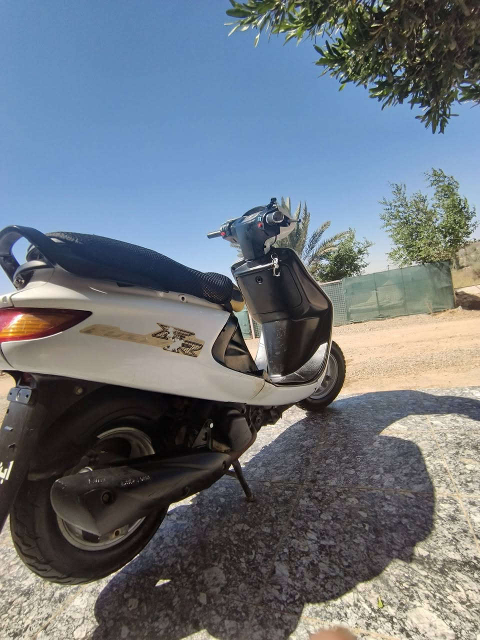 السلام عليكم دراجه للبيع فورتي فراشه كامله كلشي شغال سلف هندر مكاني ديالى الخالص مناسبه سعر 300 قفل بيه حك جيه أو تصال ع رقم  ‏‪***********‬‏
