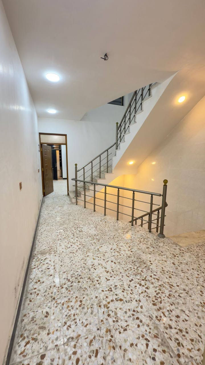 للبيع للبيع 
80 متر  وجه 4 نزال 20
بناء 2025. 
نضام الكامرات والسبالت دفن 
المحتويات  
مطبخ
استقبال
غرف نوم 3
منور
حمام عدد 2 
الموقع الغزالية مدير الامن

للاستفسار اكثر يرجى زياره مكتب المنصور للتسويق العقاري الكائن في الغزاليه شارع العام مقابل ماركت الساعه او الاتصال على الارقام التاليه...

***********
***********

#للبيع_عقارات_الغزالية #عقارات_الغزاليه_مدير_الامن_مربع_الطاقه_شارع_البداله_الكفاءات #عقارات_الغزالية_بيع_وشراء #فتوح_للعقار #عقارت_حي_الجامعه #عقارات_العامريه #عقارات_القادسية #للبيع_ولايجار #_تسويق_عقاري #هاتف
