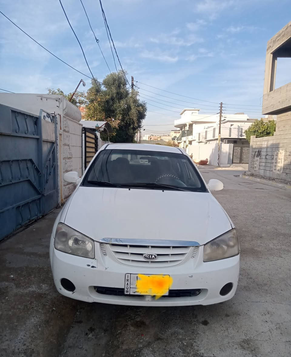 السلام عليكم 
كيا سبكترا موديل 2005 نضيف 
كامره حساسات كهربائيات كله شغاله 
السعر 67 وبيه مجال 
***********

