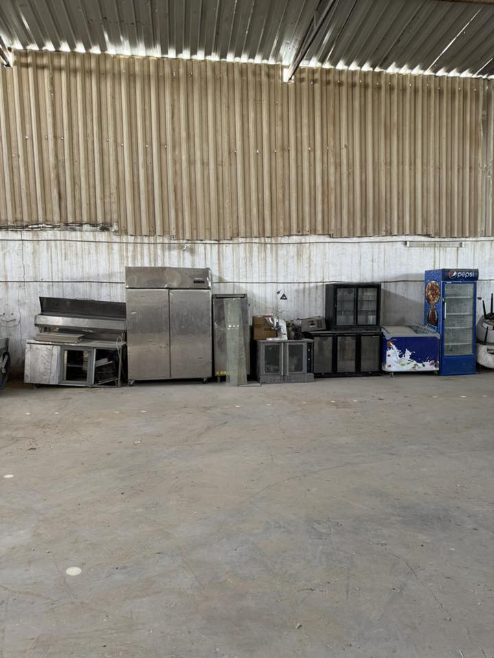 غراض مطعم  وكوفي وأثاث للبيع 
أسعار مناسبه 
***********
