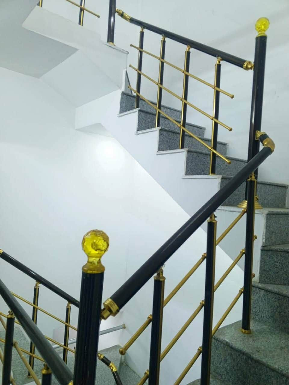 🏡✨ بيت للإيجار – فرصة مميزة في السيدية ✨🏡

📍 الموقع: بغداد – السيدية

📐 المساحة: 80 متر

🏠 مواصفات البيت: 🛏️ 3 غرف نوم
🛋️ صالة مريحة
🍽️ مطبخ
🛁 حمّام وخدمات

✨ بيت مرتب وجاهز للسكن، يقع في منطقة هادئة وقريبة من جميع الخدمات، ويعد خيارًا مناسبًا للعائلات الباحثة عن الراحة والاستقرار.

💰 بدل الإيجار: 1,000,000 دينار شهريًا

📞 للاستفسار والحجز واتساب:
***********

#بيت_للإيجار #السيدية #بغداد #عقارات_بغداد #إيجار_بيوت #الرواد_للعقار
