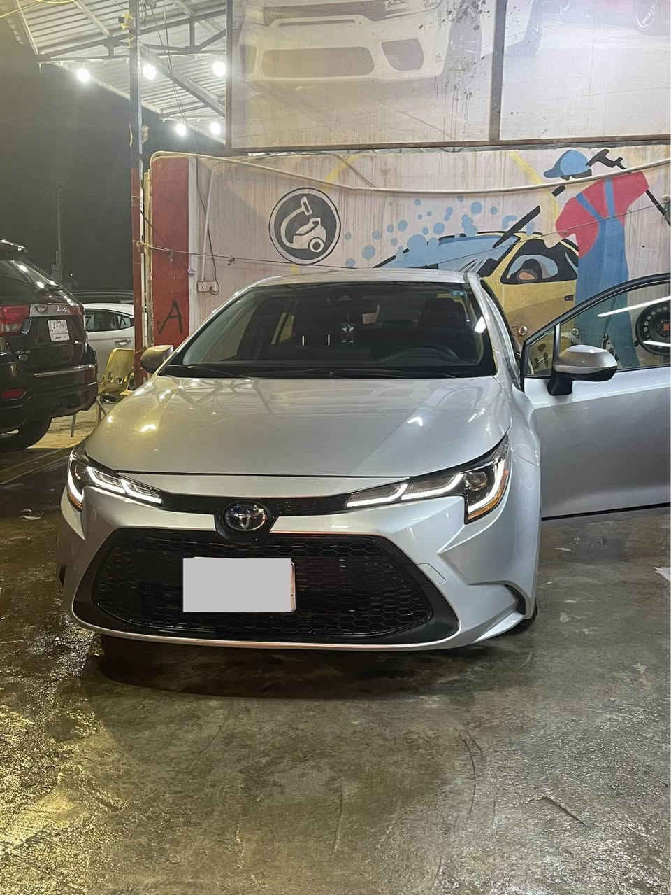 كورولا هايبرد 2022 رصاصي (سلفر)
رقم بغداد
وارد امريكي 
محرك 1800
نقطه عمياء 
بصمه
قياده ذاتيه 
رادار امامي وخلفي
مثبت سرعه 
ماشيه 25 الف 
ترحيب ذكي
شاشه بالدشبول
صور الحادث بالصور 
السياره منفيس بسمي  
￼*********** بغداد, العراق
