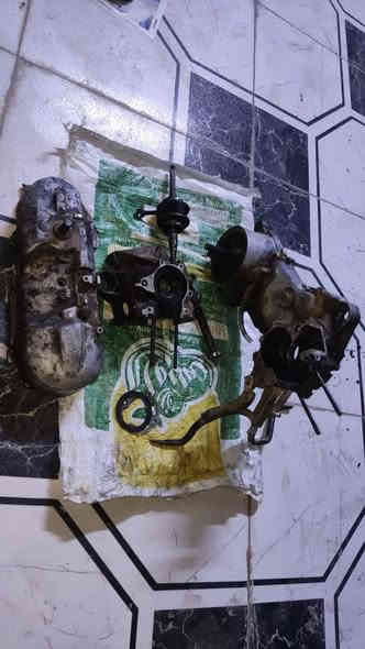 السلام عليكم 
مكينه دراجه 60 كامله متكونه من
1 بوشه وبستم
2 كلج امامي اصلي+ تجاري
3 ملف 
4 فلاوين 
5 فشكه كبيره 
6 فشكه صغيره
7 قبق هندر
8 سلف
9 راجز كامل
10 كابريتر اصلي+ تجاري 
11 كور 
12كازكيت 
13 قبق تبريد 
والغراض كلهن اصلي وياباني مو كوري مكاني ناصريه مركز *********** سعره 50 وبيه مجال
