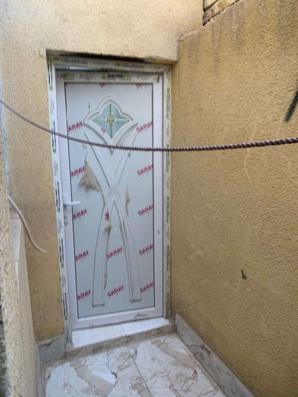 السلام عليكم بيت مساحه 100 ركن زراعي وصل طابو 
مكانه الناصريه سبل بضهر مكتب ابو ساره قريب عل مجاري يتوفر ماي وكهرباء وامبير ومدرسه شارع مرتب وحلو يتكون من غرفتين وصاله ومطبخ وصحيات داخليه وخارجيه واستقبال السعر 35 وبي مجال للشراي بعد لمعاينه للتواصل ***********
