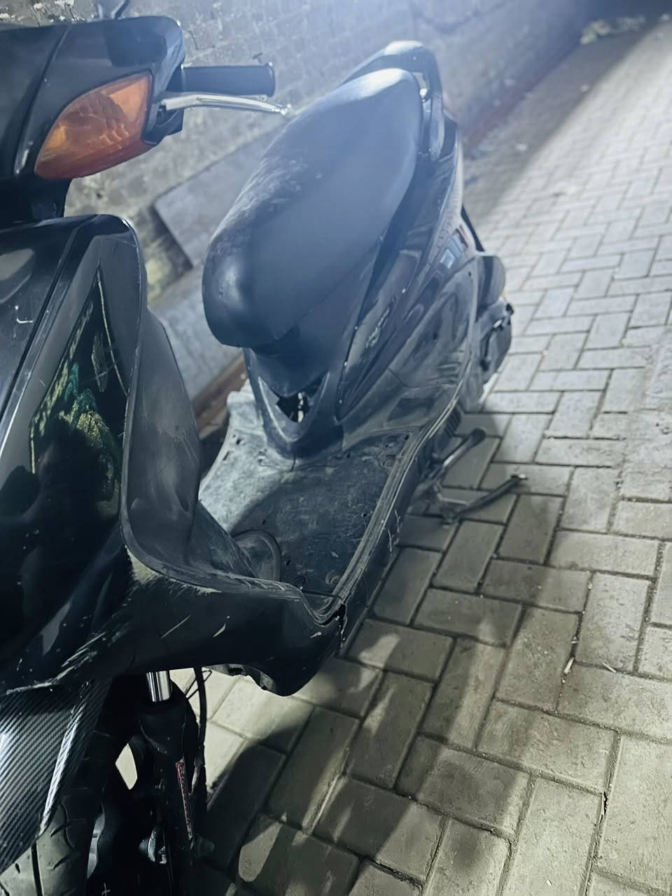 السلام عليكم شباب سكنس نثيه ياباني 🇯🇵سرعه ١١٠ الدراجه كايمه للبيع مكاتبه بيها دراجه بَسہ يرادلها تجفيت دراجه حلوه مكاني بغداد سعر خاص هاذ رقمي *********** الي يريدها خل يتفضل خاص
