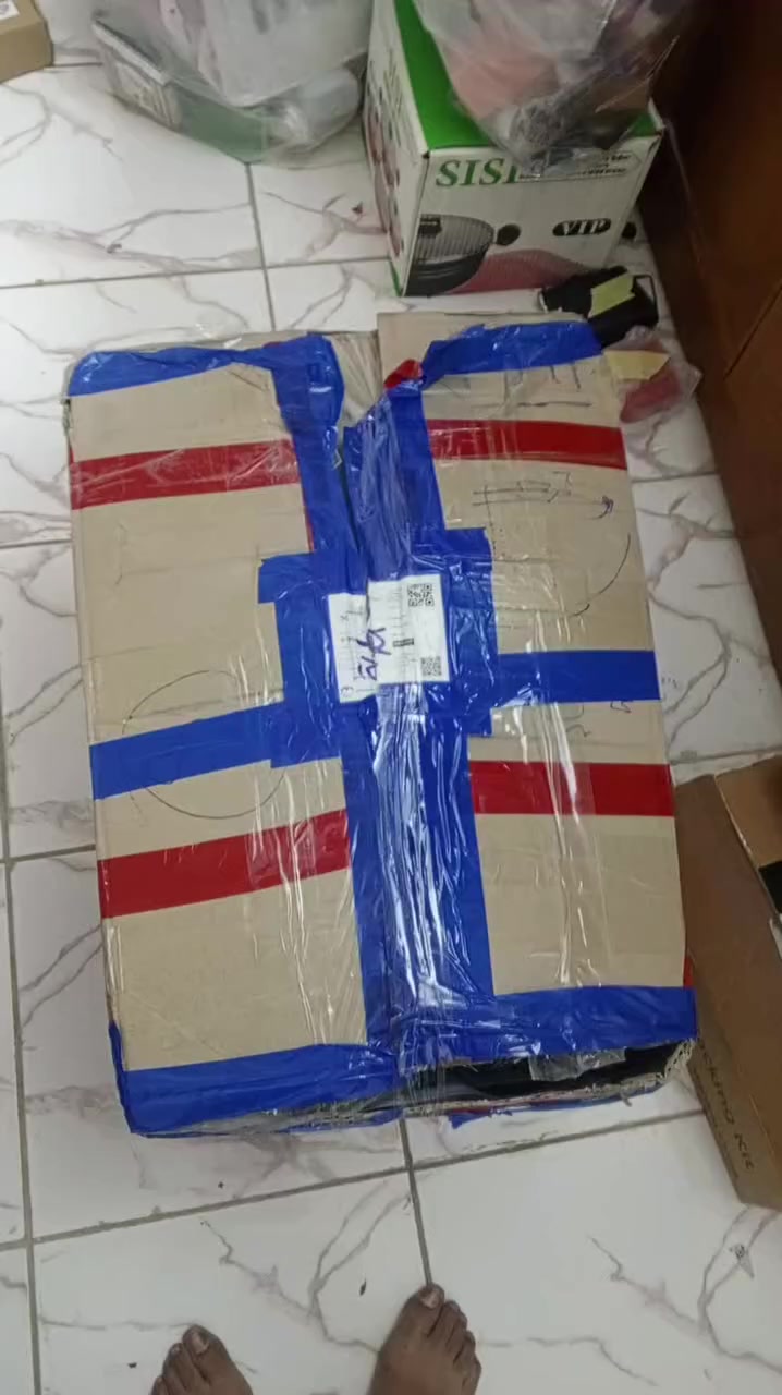 السلام عليكم يريد هاذه كرتون يطب خاص وبالعافيه علي ماشايفه شنو بس بل وجه خير من الله بي سعره 70رقم موبايلي ***********
