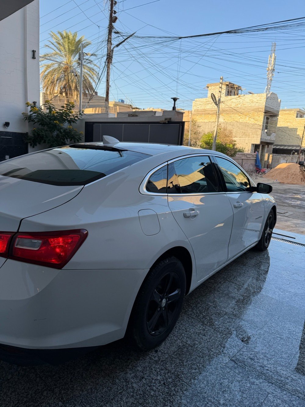 السلام عليكم شباب 
شيفروليت ماليبو ls موديل 2021 
لون ابيض 
رقم اربيل الجديد  شرط التحويل 
مواصفات السيارة
شاشة / كامرة / بصمة تشغيل وبصمة ابواب / تحكم ستيرن / جام اوتو / اوتو ستوب / حساس تاير / شاشة اعطال 
مواصفات عادية مال ماليبو 
حادث السيارة سرقة جاملغ امامي وبيها من امريكا جاملغ خلفي جهة السايق 
صور الحادث بالمنشور 
السيارة ماشية 45000mil وقابلة للزيادة 
بجم بلادي راديترات ومراوح كلة بلاديي  حادثها فقط السرقة انسة شي اسمة حماوة 

كاملة وجاهزة لاخر حباية مابيها نقص اي شي 
مكاني حي البنوك / شارع الكنيسة 

سعر السيارة 122 ورقة وبيها مجال كلش بسيط 
***********