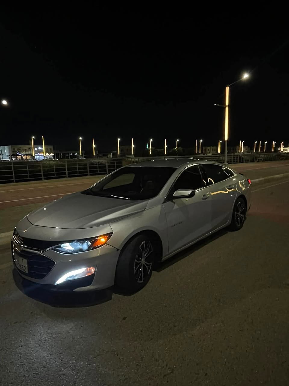 السلام عليكم ماليبو 2020  Lt فول عدى فتحة  للبيع او مراوس  حادث السياره قطعتين باب مبدل نفس الون وجاملغ  كير محرك كفاله رقم بغداد باسمي كشنات  كهرباء وتدفئة   منضومه زنون جديده وتبريد جديد وصدر جديد وقطعتين تبريد خمس بصمات وباقي المواصفات المعروفه السعر ب117  وبيها مجال متواجد خاص او ***********
