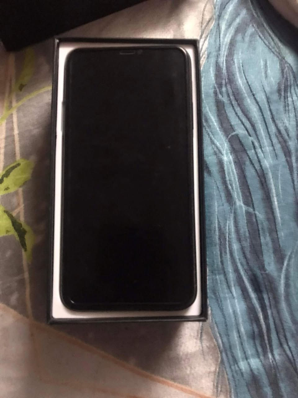 ايفون 11برو ماكس وتر بروف بطاريه 87 ذاكرة256 جديد. زلغ مابي  لا مصلح ولا مرفوعه بطاريه. تفحصه. وين مايعجبك كارتونه مطابق السعر ٣٨٥ العنوان بغداد***********
