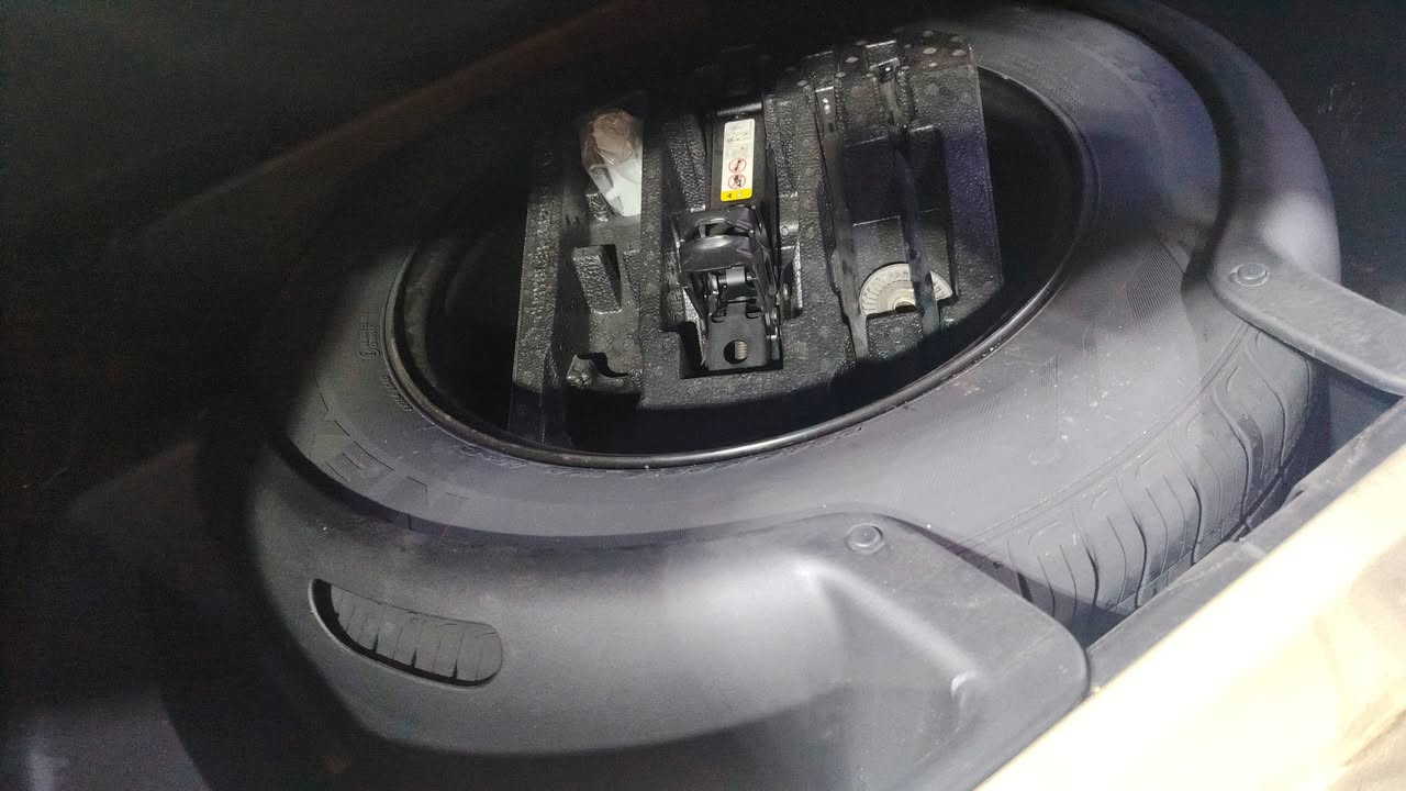 لدينا جيب خليجي فول فول موصفات سياره مكفوله صبغ والفتح البارد مكفوله حته رصعه مابيها باسمي مكاني بغداد الكاضميه رقمي *********** بيع سريع
