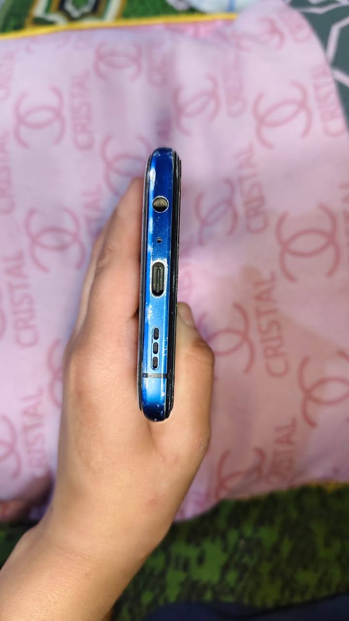 للبيع: هاتف Realme X2 Pro 
✔️ المواصفات:

المعالج: Snapdragon 855+ القوي للألعاب والتطبيقات الثقيلة

فقط الضهر مكسور و بدون ملحقات 

ذاكرة: [ 256GB]
الرام  12

اللون: [ازرق]
السعر 150 و بي مجال  
العنوان البصره القبله حي القائم
***********
