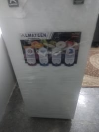 ثلاجة • ١٢ قدم • مستعملة