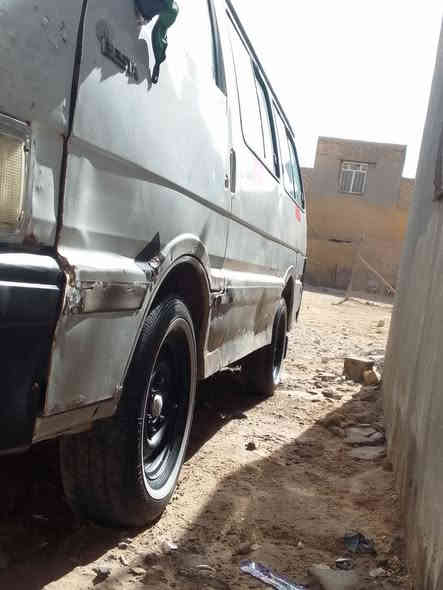 السلام عليكم كيه بسته للبيع موديل 1994 السنويه نافذه سنه مصفره هيه وغرامات شواصي بلاد تخم تاير كهربائيات كلها شغاله مكينه كير اكسل مكفولات السعر 43 المكان كوت الشراي يتصل ***********
