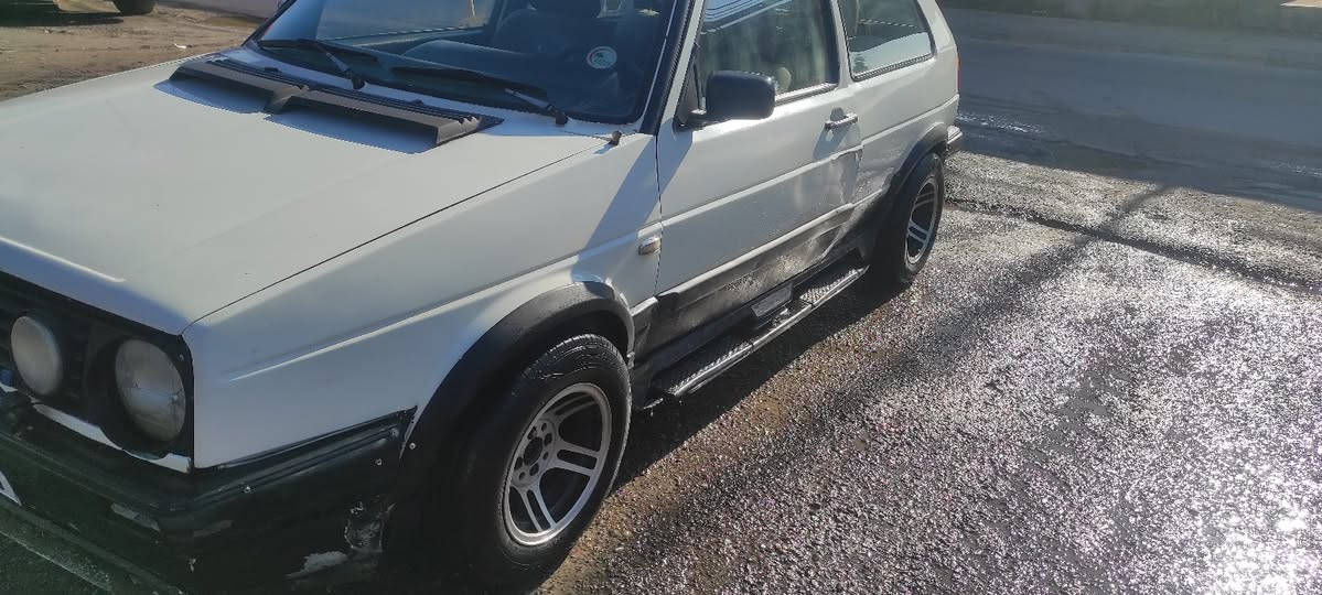 كولف موديل 1988 تك باب توماتيك رقم دولي سنوية لغاية 2030 بأسمي هزة جديدة السعر 33 وبيها مجال ***********
