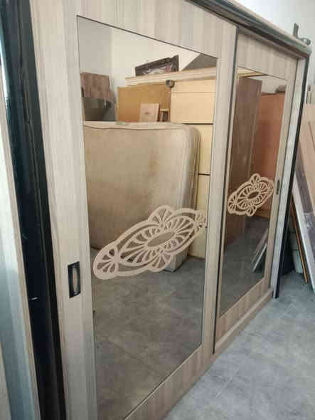 غرفة نوم للبيع مع شد ونقل ودوشك واصل للبيت سعر 500 للتواصل ***********
