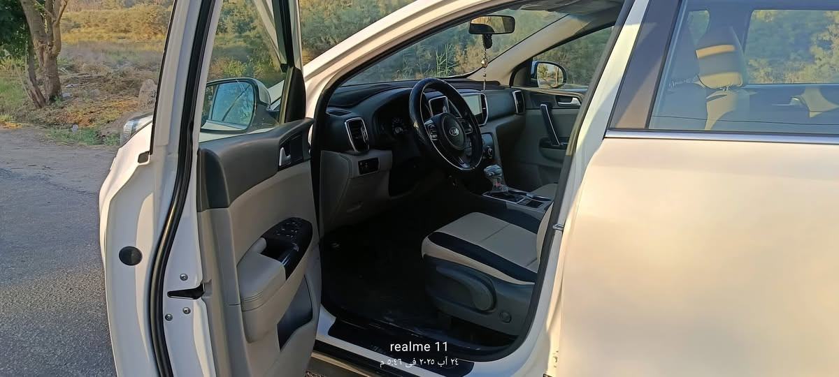 السلام عليكم من رخصة الادمن المحترم
سبورتج موديل 2018 خليجي للبيع باسمي رقم بغداد 

مواصفات 

 حساسات خلفيه أماميه مري شفط اشاير بالمري زراك لايت تحكم ستيرن بكلايت لدات  كشنات مغلفه جلد  جهتين شاشه تبريد بيانو  الارضيه مغلفه السيارة نضيفه جدا   كامله متصرف عليها الف جدا ماشيه 126 الف 
السعر ١٨٧ ادولار 

للإستفسار الاتصال 
***********
