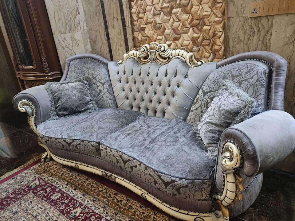 تخم تركي باب اول عشر مقاعد للبيع
سعره ٦٠٠بي مجال للشراء التواصل على الرقم ***********
