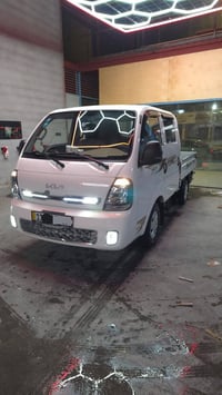 كيا دبل قماره ٢٠٢٤ السعر ١٧٠  رقم بغداد  ماشيه ٣١ الف  مواصفات  حساسات...