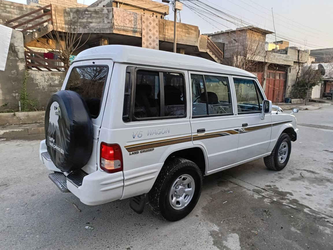 گالوبەر مۆدێل ٢٠٠٠ ئاڕم پلاستیک سلێمانی هەرزەی تازە  *********** ئاڕمی بێ غەڕامە یە بەشەرتی ئەوەلیاتوو مەفرەزە گێڕ مەکینە وەرگەڕاو بڕاوە موس دەحم لێدراوی مەکینە بەخی سێ هەزارە سەقف بەرزە  تەقەو ڕەقەی بەشەرت هەرچوار تای تازەیە بەسپێرەوە دەبڵ ئەکسل بەشەرت کامل ناوگێچەنی بەشەرت پاوەرو جام کارەبا ماڵی دۆستە بۆیاغی تەنیا دوپارچەیە بێدەحم لێدراوی  چۆن لەشەریکە دەر چوە ئاوا خاوێن ماوەتەوە ماڵی دۆستە سعری قفڵ ٣٩ گەڵا
ڕ *********** ڤایبەر واتسئاپ لەسەر کۆڕەکە *********** رانية, السليمانية
