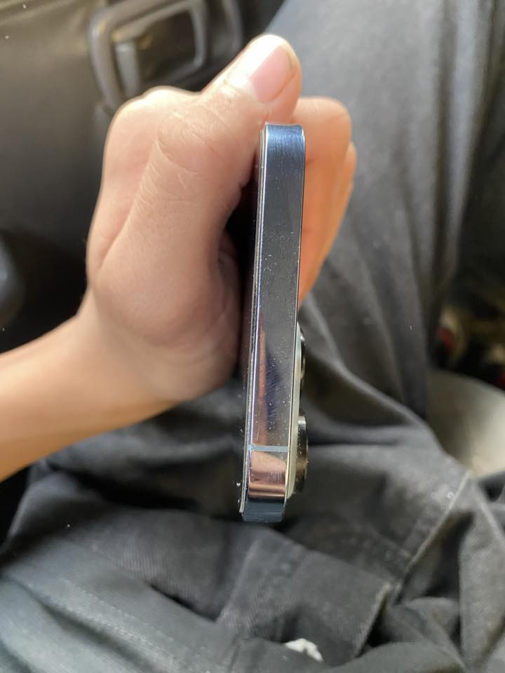 سلام عليكم 13برو ماكس وتر بروف كلشي ما مبدل بس بطاريه 80 الجهاز نضيف سعر 700وبي مجال مكاني بغداد مدينة الصدر متواجد وتساب ***********
