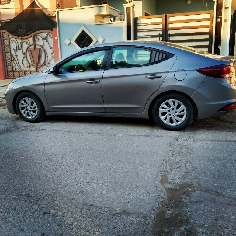 النترا للبيع وارد امريكي ..
السعر : 131$
موديل : 2020
ماشية : 60 الف
رقم اربيل اجنبي بأسمي..
................
كوبون بنزين 
سنوية مو ساقطة
الضرر :  باب خلف السائق مصبوغ فقط.
................
مواصفات : se نص فول
طخم تاير وباتري جديد
كير : cvt شرط
محرك : 20  دوش شرط
السيارة بلادية وليبل واحد
وحتى گلوب السيرفس طافي
...............................
المكان: موصل وقيارة 
موبايل:  ***********
