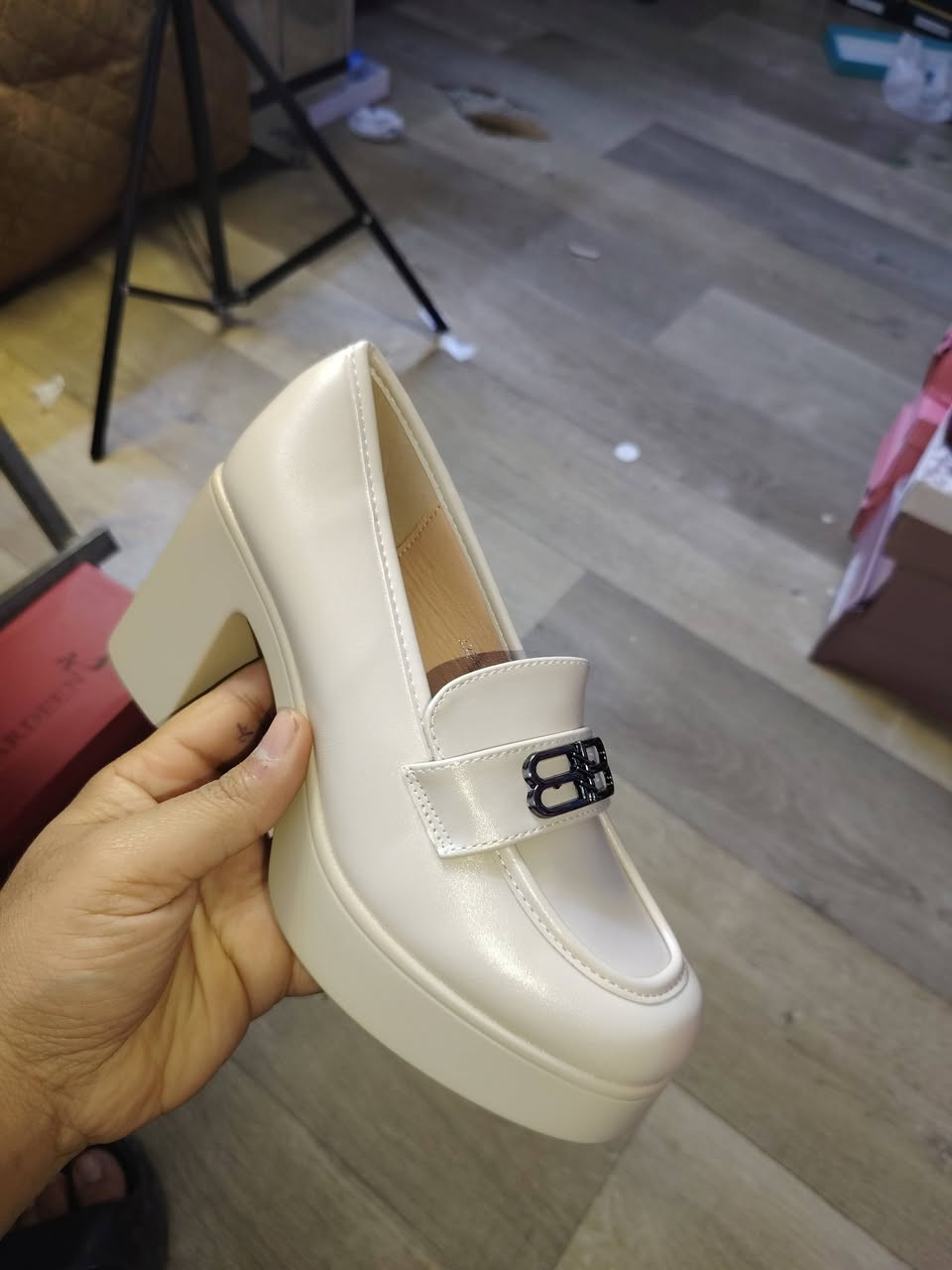 شلعه الوان وقياسات مختلفه كراتين نضاف قطع ممعروضه اصلا فول كوالتي طركة بيه تقريبا بيهن ١٥٠ قطعه ابيعهن شلعه وحده القطعه ع ٥ مكاني بغداد


**إذا كنت صاحب هذا الإعلان وتريد حذفه لأي سبب، رجاءا أرسل رسالة إلى الدعم الفني**