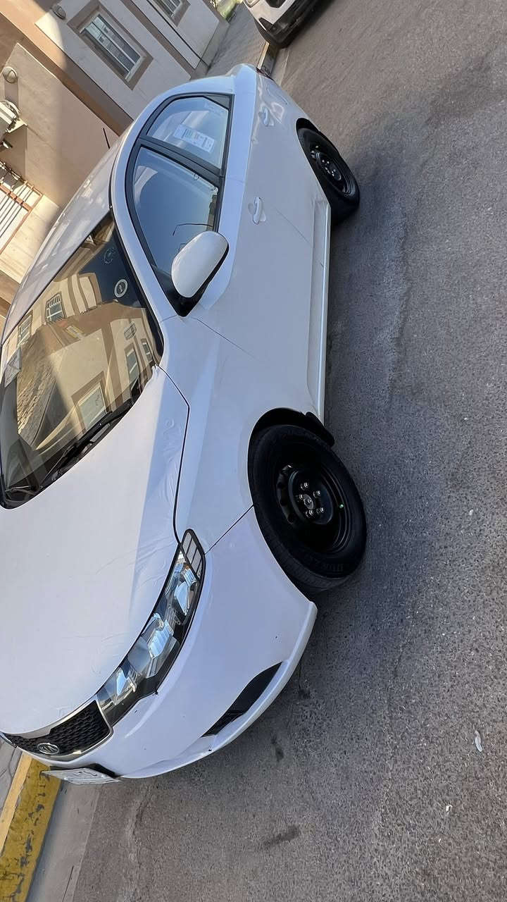 سلام عليكم سيراتو مديل 12 رقم بصره حداديه جديده مكينه   1600 دوش كير 6 نمر جاهزه كبل الشارع بس التبريد ضعيف شاشه كامره كهربايات جاهزه مابيه نقص بيها ضربه صفحه اليمنه جوه الايت مدكر صبغ شوي من البنيد وطخات مثل ماواضحه بل صور فقط راعيها يريد تحويل مكاني البصره قرب مستشفى الجهموري سعر 88 /*********** تصل وانه بل خدمه
