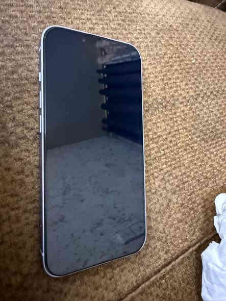 ايفون 14 عادي 
ماستر  سيمكارت واحد نظيف كلش 
بطارية 99 ذاكرة 128 مكان ديالى بعقوبة
 السعر 575 الف
***********
