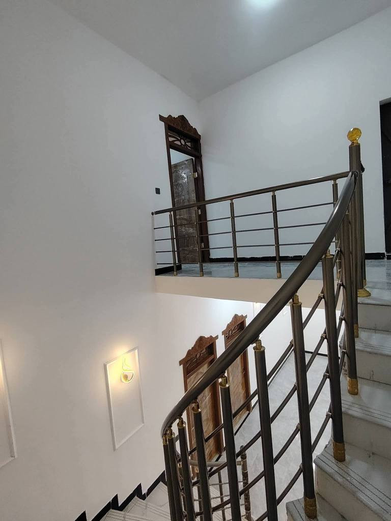 ياالله اسعد الله اوقاتكم بكل خير احبتي
يتوفر دار سكن طابو زراعي عراقي سند 25
200متر 
يحتوي عله #ثلاث غرف منام
ودوانيه وصاله ومطبخ وصحيات داخليه وخارجيه
وكراج سياره وحديقه
العنوان البصره ابي الخصيب كوت ثويني
#السعر ١٣٣ مليون قابل للتفاوض
#للأستفسار أتصال *********** البصرة, العراق
