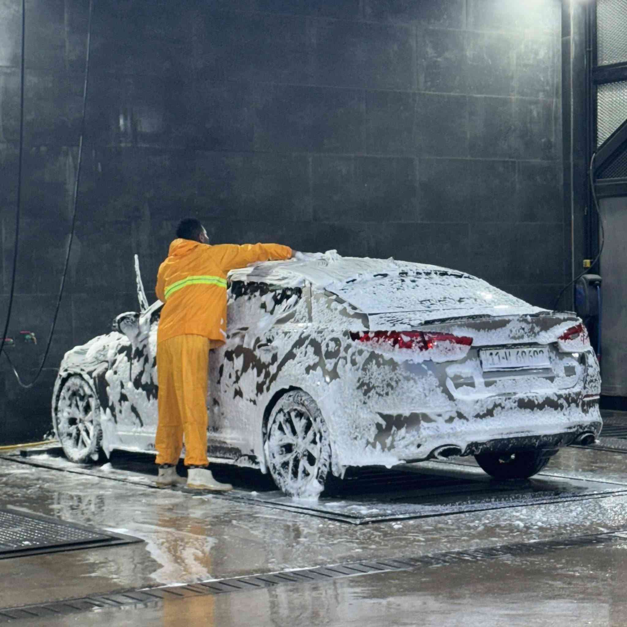 بسم الله الرحمن الرحيم ( ما شاء الله )
السلام عليكم  سياره نوع كيا اوبتما موديل 
2015 رقم بغداد مُميز فئة SXL اعلى فئه بلاوبتما دبل اكزوز ودبل بانوراما وكلهة فول من الاخير 
السياره وارد امريكي حادث سرقة جاملغ فقط بدون حادث بدون كلشي 
عليهة 3 طبقات حمايه نانو سرامك ضمان سنتين 
محرك 2000 توربو المرغوبه علي برمجة منع ادوانز مدى الحياة يم المهندس الامير الكل تعرفه وتعرف برمجته وشغله ملاحضه برمجه وليس تعليه كازكيت او من هلامور يعني تنسه شي اسمه دوانز  السياره خير من الله مواصفاتهة 
بصمة تشغيل 
بصمة ابواب 
شاشه كبيره لمس وتدعم ابل كاربلي تلقائي 
عداد تجتل تكدر تتحكم بي وتشوف الاعطال او نقص الهوى وصرفية البانزين وتحكم بلاشاير وسرعتهم وهلامور 
مري رادار قلاب 
دبل بانوراما 
دبل اكزوز 
3 مودات من ضمنهم السبور ولايكو 

كشنات حضن وخزن وتحكم كهربائي 
تحكمات ستيرن 
مقاعد كلهن تدفئه وتبريد 
تبريد قطعتين بيانو 
كامرا خلفيه 
حساسات جانبيه 
تحديد مسار
وهواي مواصفات بيهة معروفه الـ SXL اعلى فئه بلاوبتما 
ملاحضه البنيد مغلف وليس مصبوغ مغلف فورجت وينشال طبيعي بدون مايترك اثر ولسياره بيهة رشات كلير من امريكا بسيطه بسبب جراد بدون حادث او بارد او معجون او شي 
السياره كامله مكمله وجاهزه وخير من الله من تبريد كهربائيات محرك كير حداديه جديده كامله وعليهة منضومة زينون عالي ناصي السعر 125$ وبي مجال عنواني بغداد حي الجهاد واعتذر عن الاطاله


**إذا كنت صاحب هذا الإعلان وتريد حذفه لأي سبب، رجاءا أرسل رسالة إلى الدعم الفني**