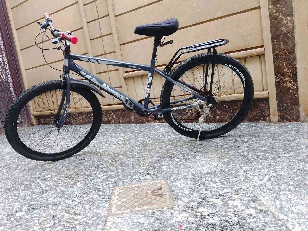 متاح بايسكل حجم 26
جديد. بس متروك 
كلشي ما تصرف عليه 
البيع أو معارضة بعبد الحليم كير
المكان حي فلسطين 
السعر 120 وبي مجال


**إذا كنت صاحب هذا الإعلان وتريد حذفه لأي سبب، رجاءا أرسل رسالة إلى الدعم الفني**