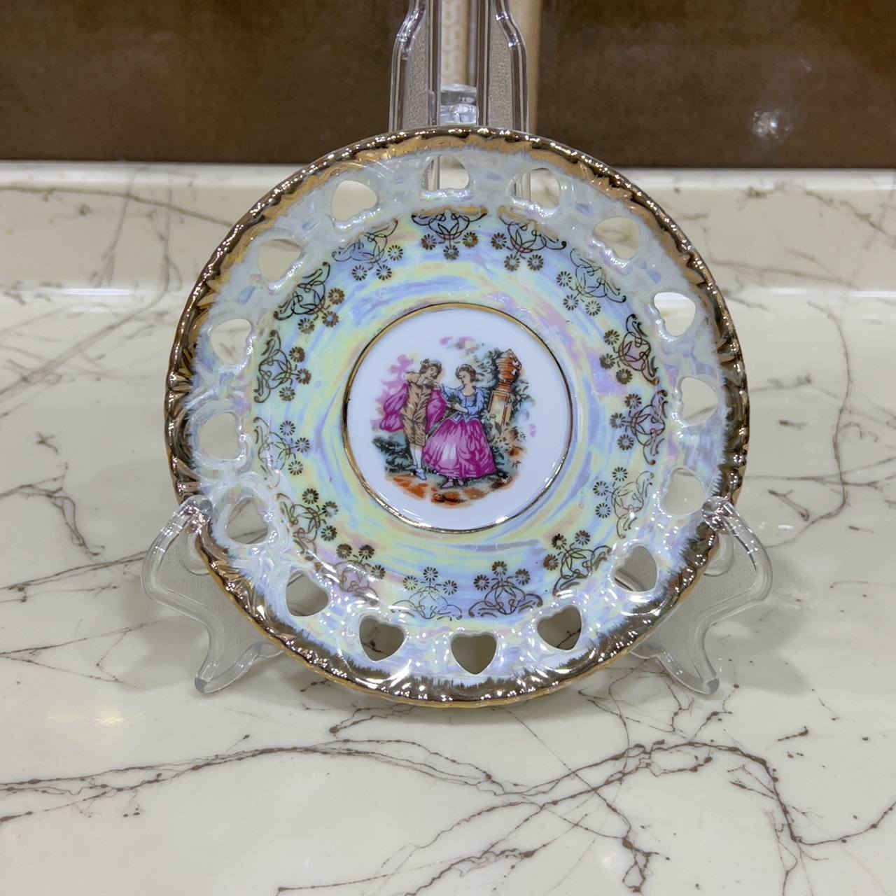 مجموعة متنوعة من الأطباق اغلبها مختومه


**إذا كنت صاحب هذا الإعلان وتريد حذفه لأي سبب، رجاءا أرسل رسالة إلى الدعم الفني**