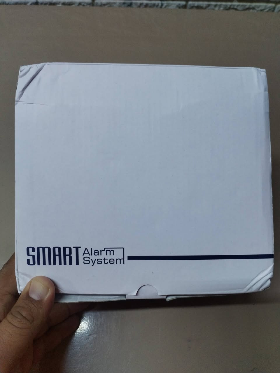 الجهاز هو لوحة تحكم لنظام أمن المنزل الذكي Fuers G34 Tuya Smart WiFi.
يعمل عبر الاتصال بشبكات WiFi و 4G لتوفير تغطية آمنة ومستمرة.

يتميز بوجود زر SOS كبير للطوارئ للاتصال السريع في الحالات الحرجة.

يمكن التحكم به بالكامل وإدارته عن بُعد من خلال تطبيق Tuya Smart على الهاتف الذكي.

يدعم التنبيه الصوتي وإرسال إشعارات فورية إلى هاتفك عند تفعيل المنبه.

السعر 40 الف
توصيل بصرة ولكل المحافظات


**إذا كنت صاحب هذا الإعلان وتريد حذفه لأي سبب، رجاءا أرسل رسالة إلى الدعم الفني**