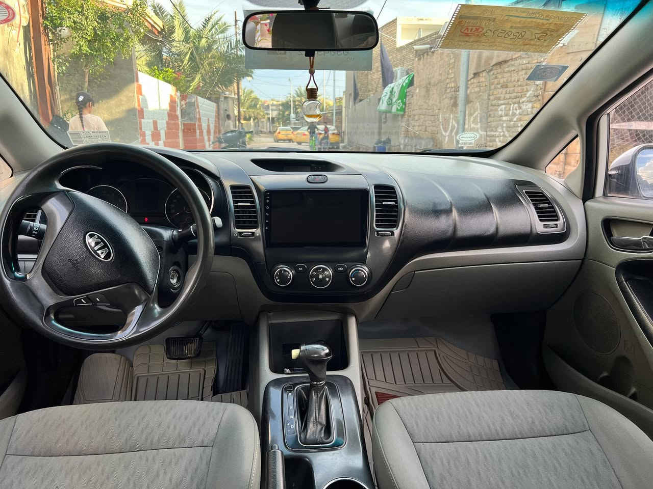 سيراتو 15 فقط صبغ جاملغ بدون فتح
سياره جديده مكينه كير حداديه تدفئه تبريد تخم تاير غرفه جديده مكاني سماوه ***********
